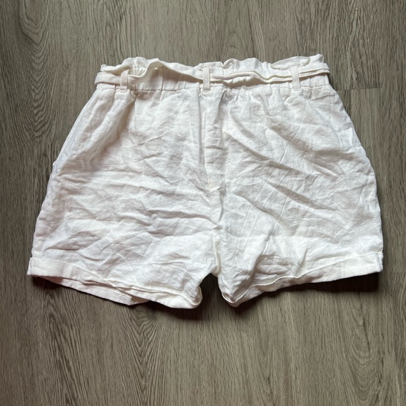 White linen short - Picture 2 of 3